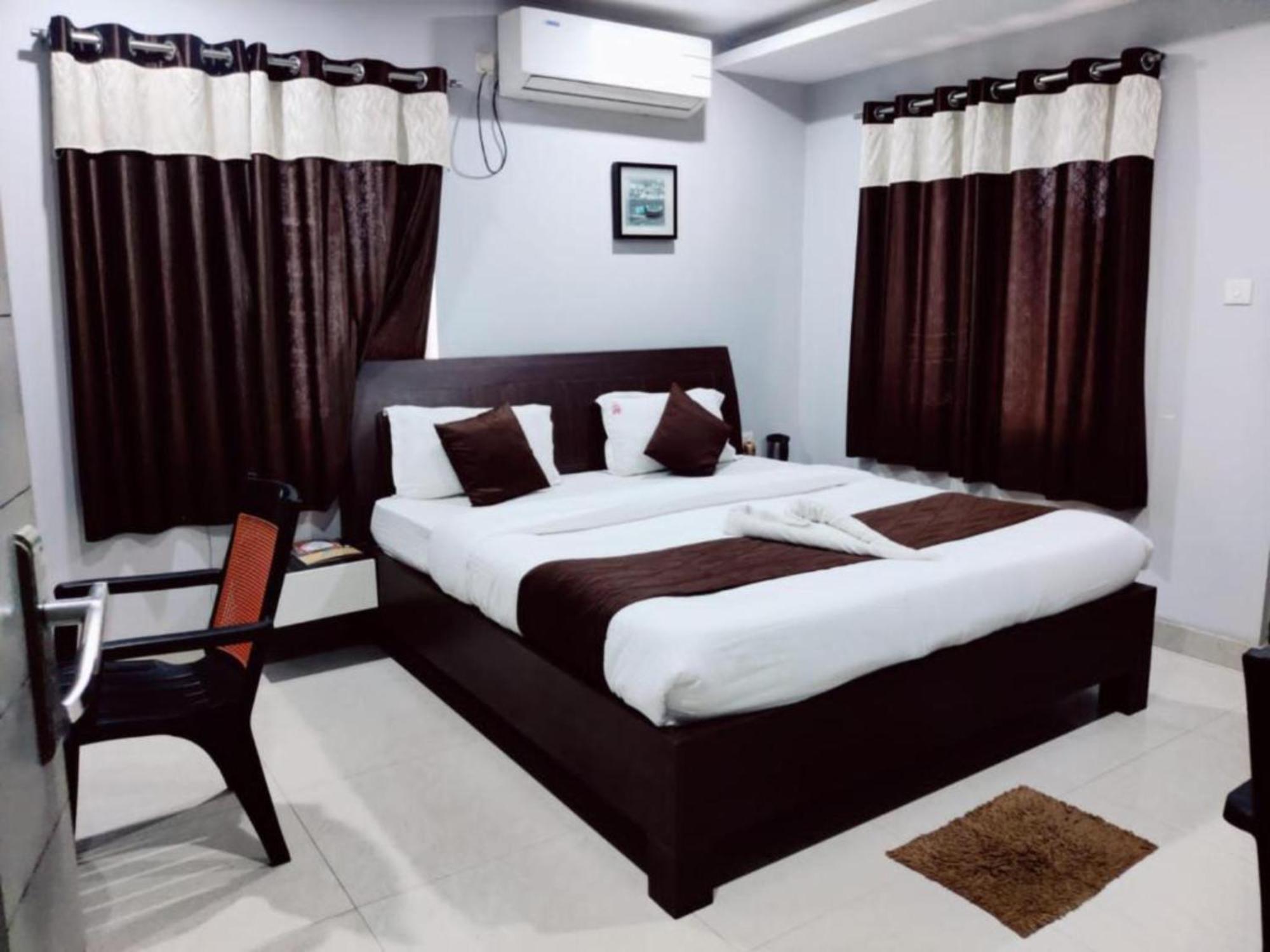 Hotel Shivangi 4*